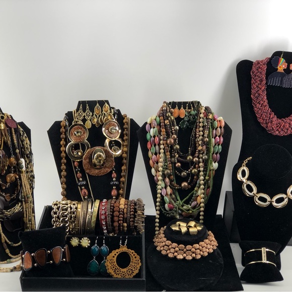Huge Vintage To Now Large Jewelry Lot For Sale African Inspired - Picture 2 of 11